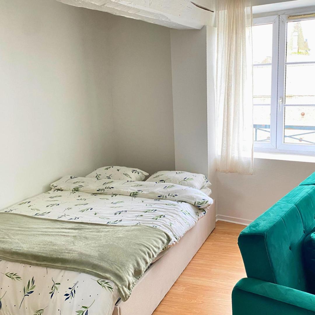 Charmant Studio A Etampes Lägenhet Exteriör bild